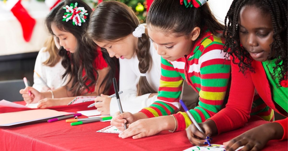 15 Straightforward Recycled Christmas Taking part in playing cards Crafts for Youngsters